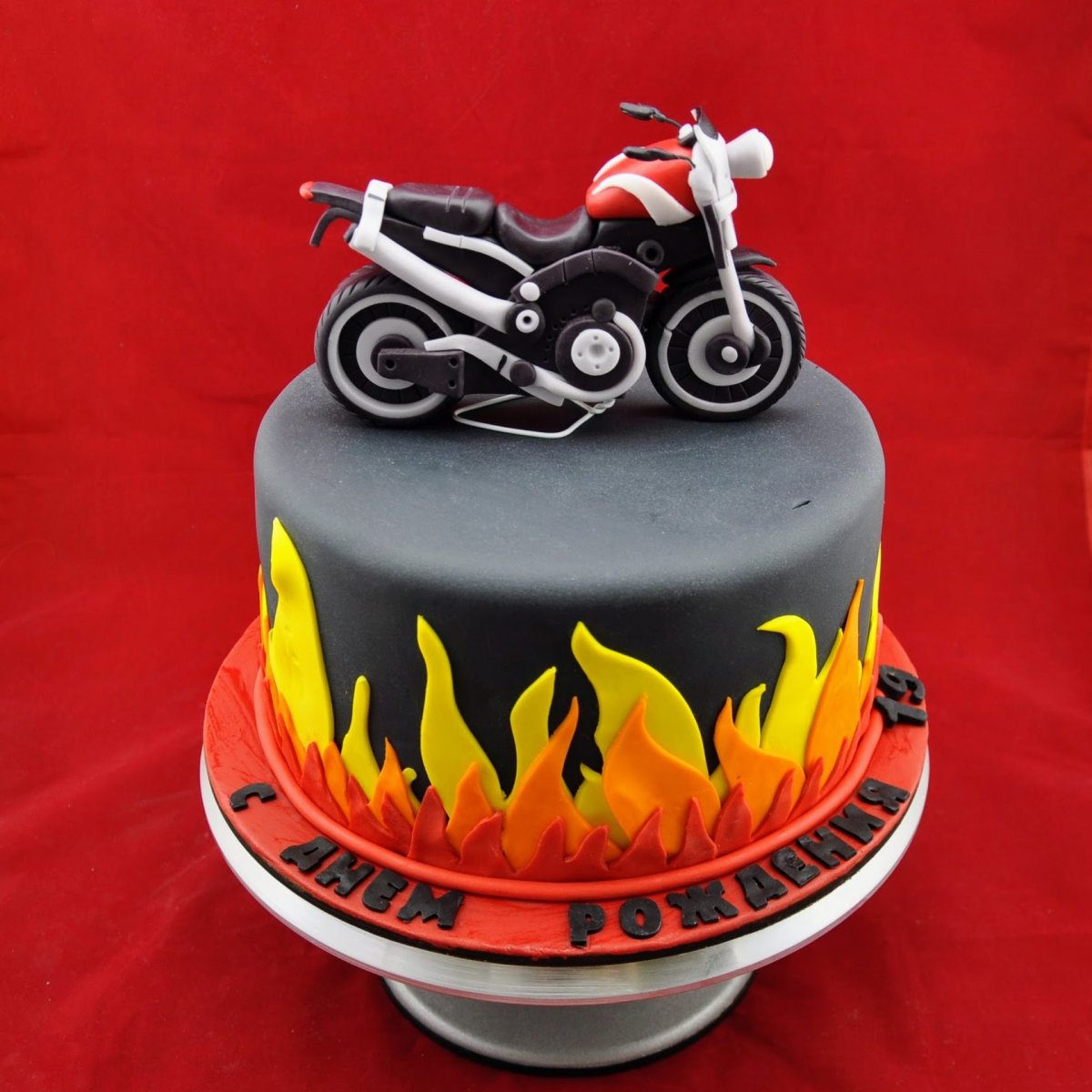Торт с мотоциклом