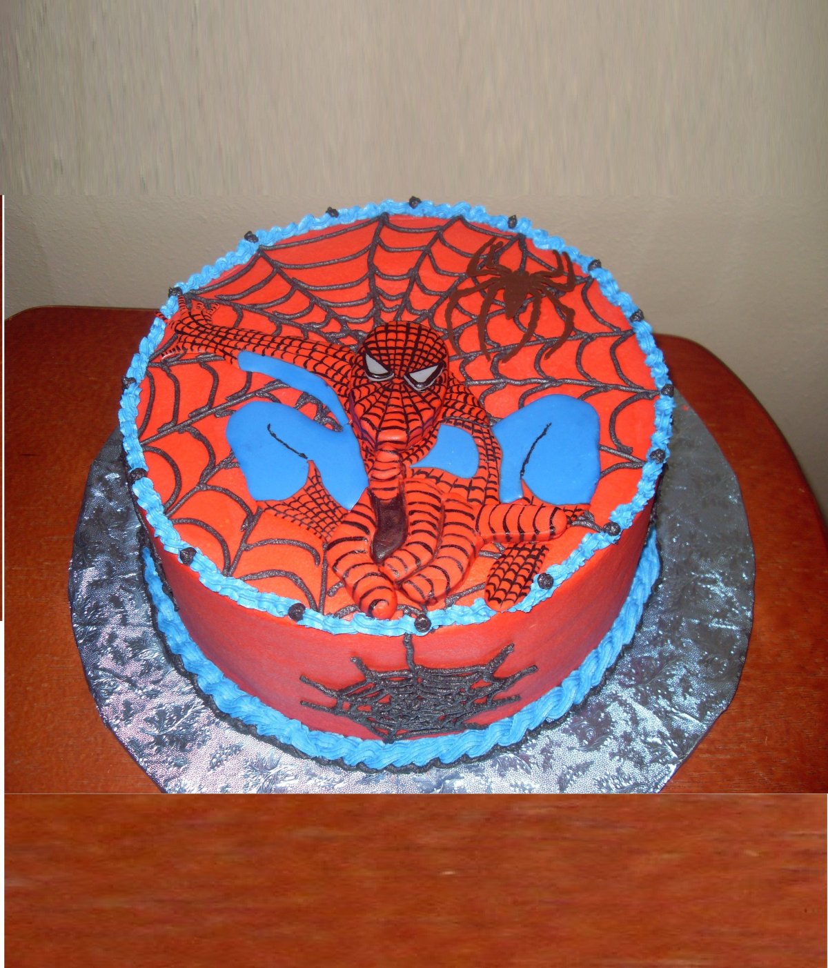Торт человек паук с паутиной