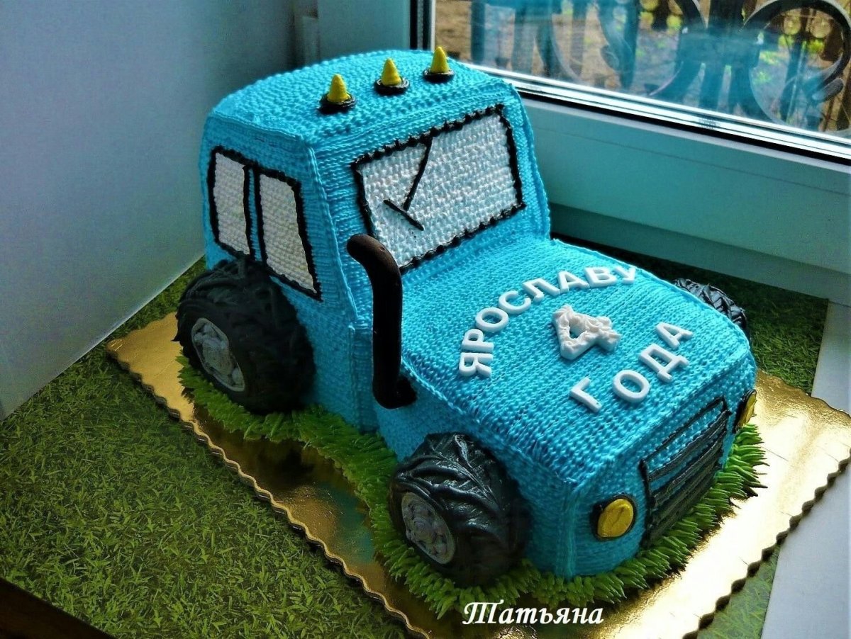 Торт синий трактор из крема