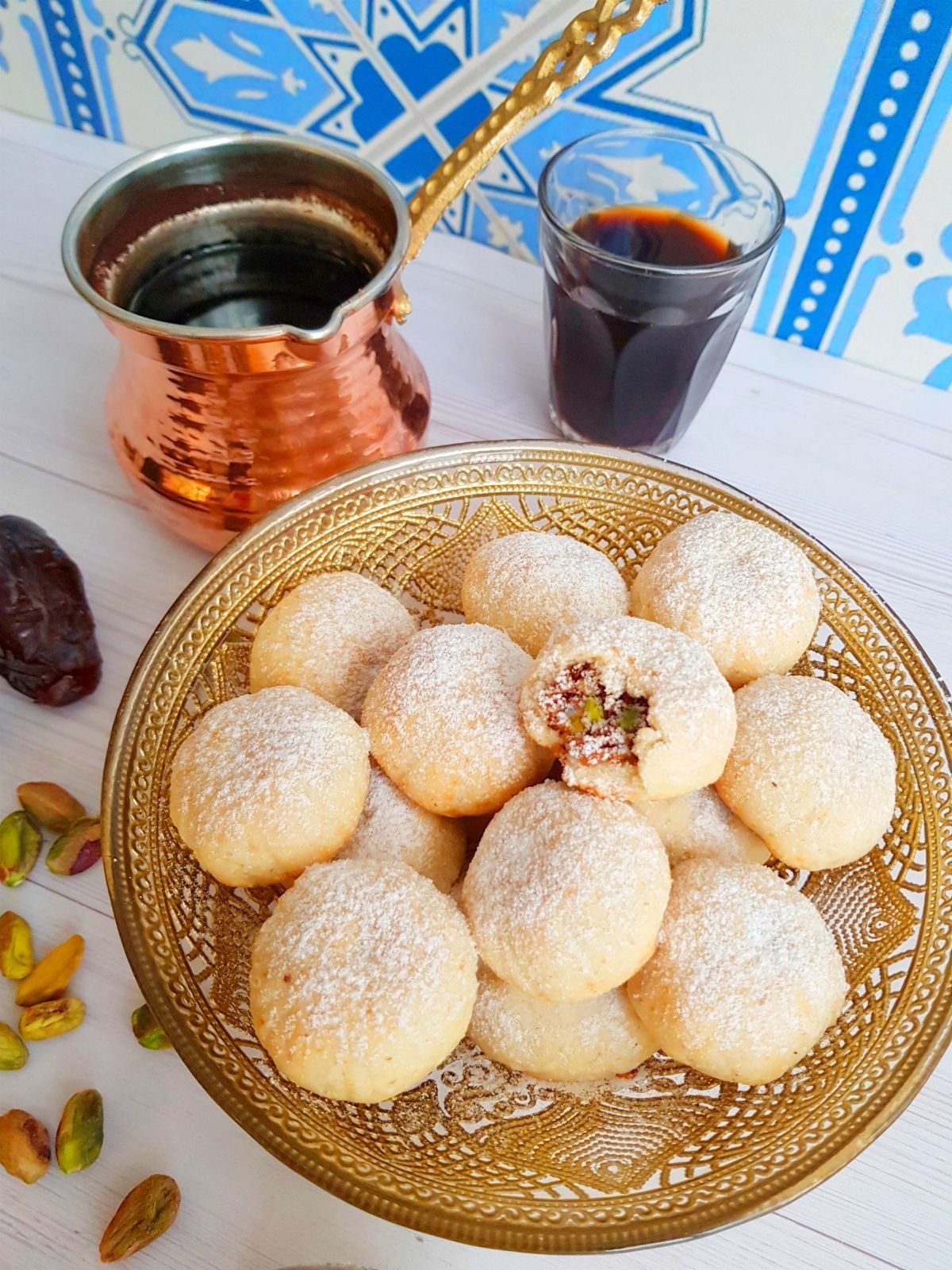 Маамуль. Маамуль арабское печенье. Маамуль арабское печенье с финиками. Маамуль арабское печенье рецепт.