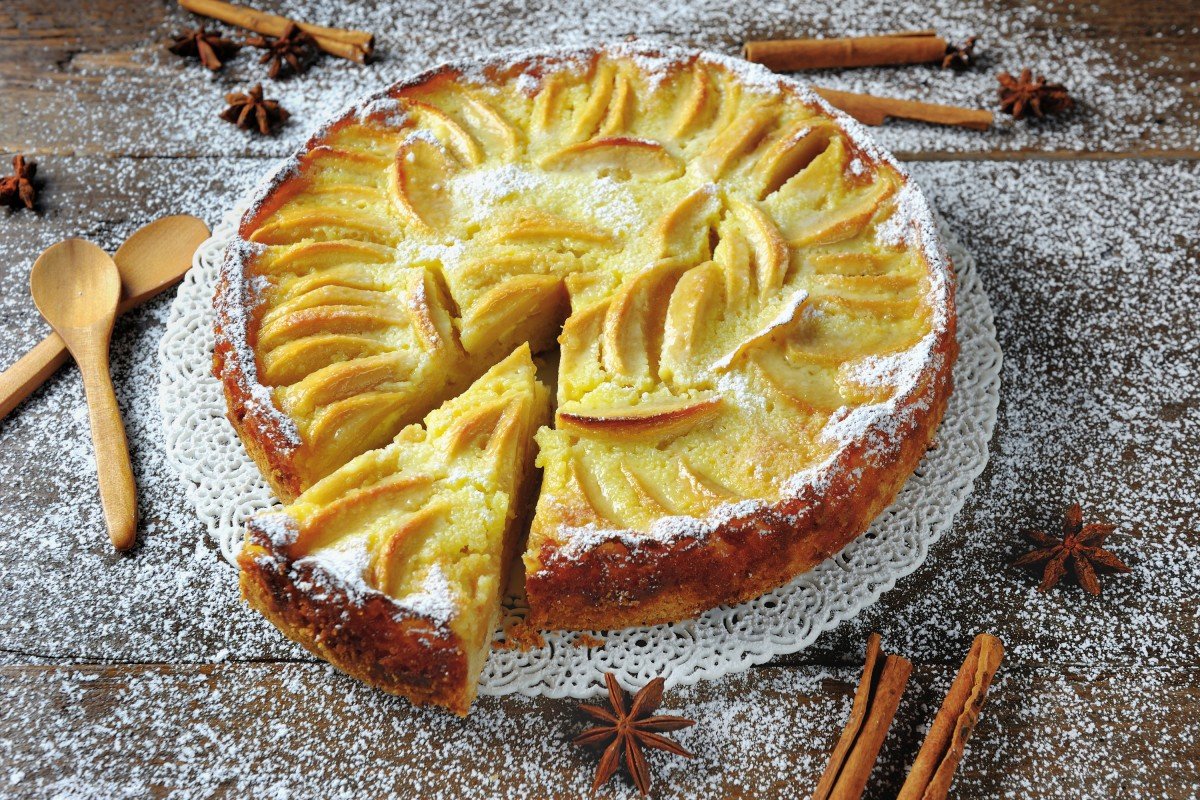 Яблочный торт с карамельным баварским муссом