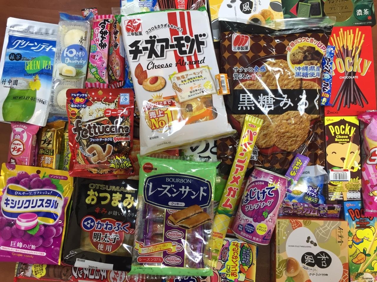 Сладости владивосток. Японские сладости. Японские конфеты. Китайские сладости. Корейские сладости.