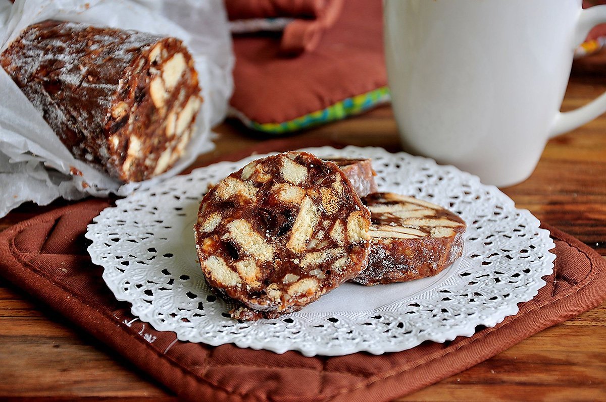 Беллакт шоколадная колбаса