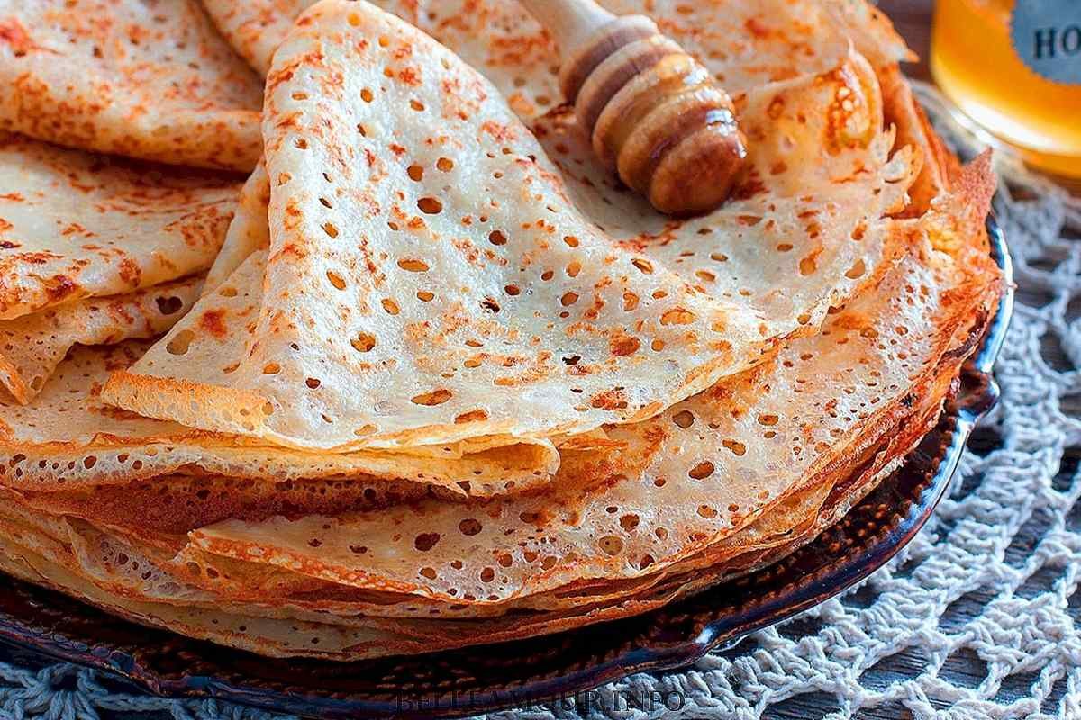 Тонкие блинчики на минералке