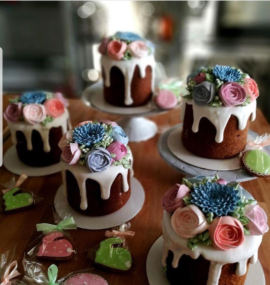 Куличи с меренгой декор