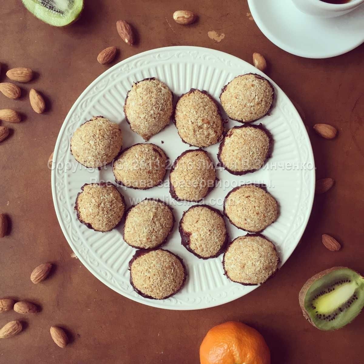 Дакуаз кокосово миндальный