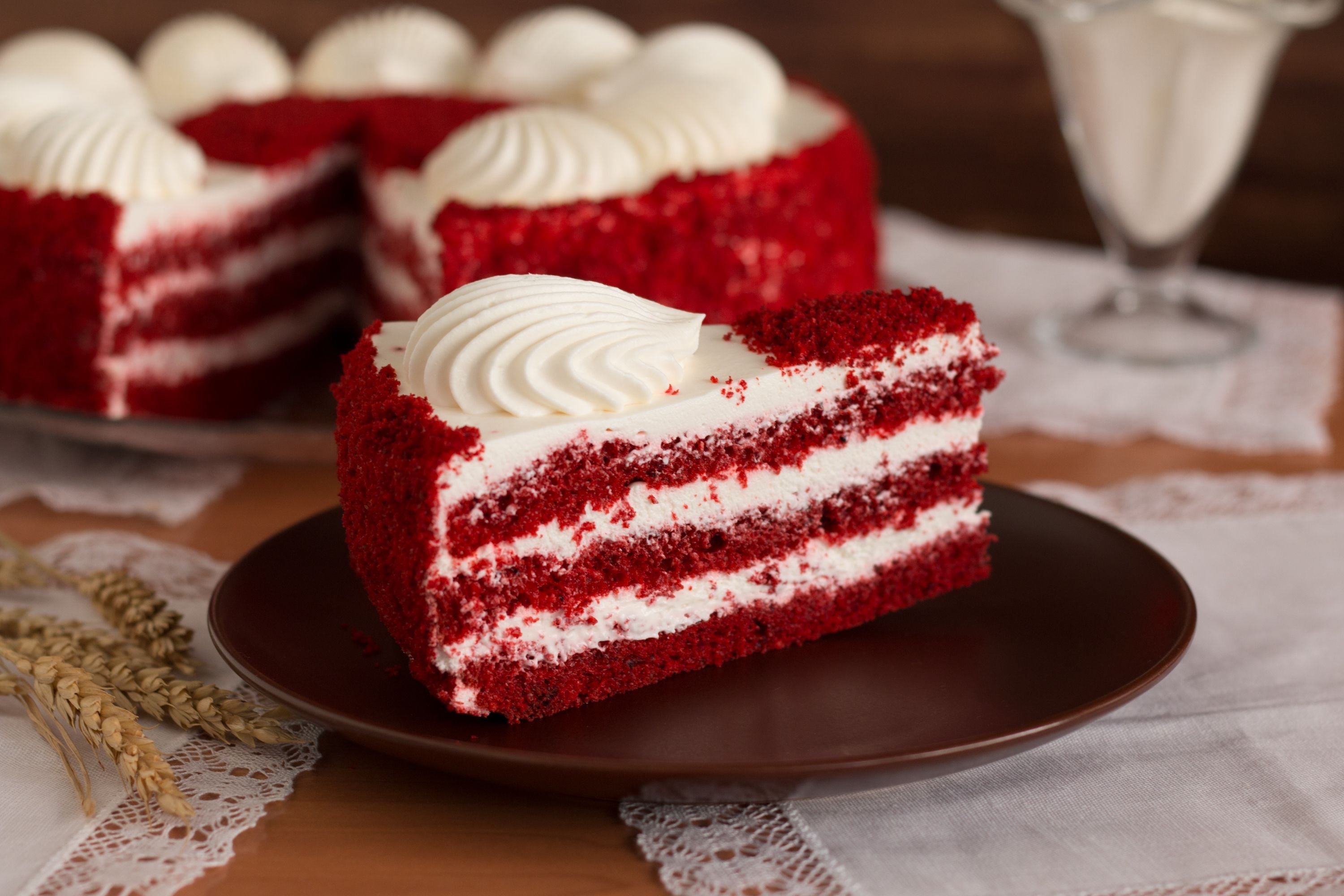 Красная кулинария. Торта "красный бархат" (Red Velvet).. Бисквит красный бархат. Торт «ред вельвет». Торт красный бархат с Рафаэлло.