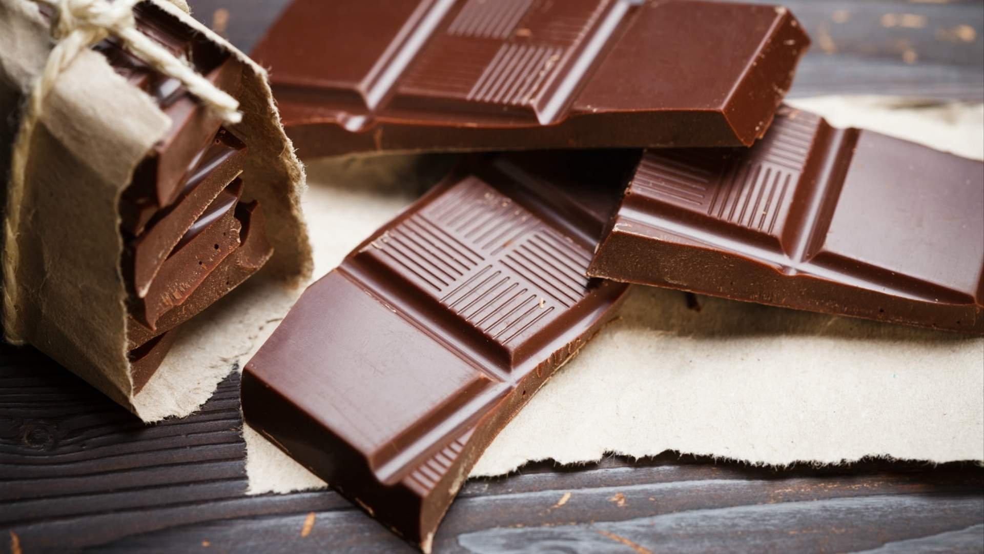 Шоколадки производители. Молочный шоколад. Шоколадная плитка. Молочная плитка шоколада. Виды шоколада.