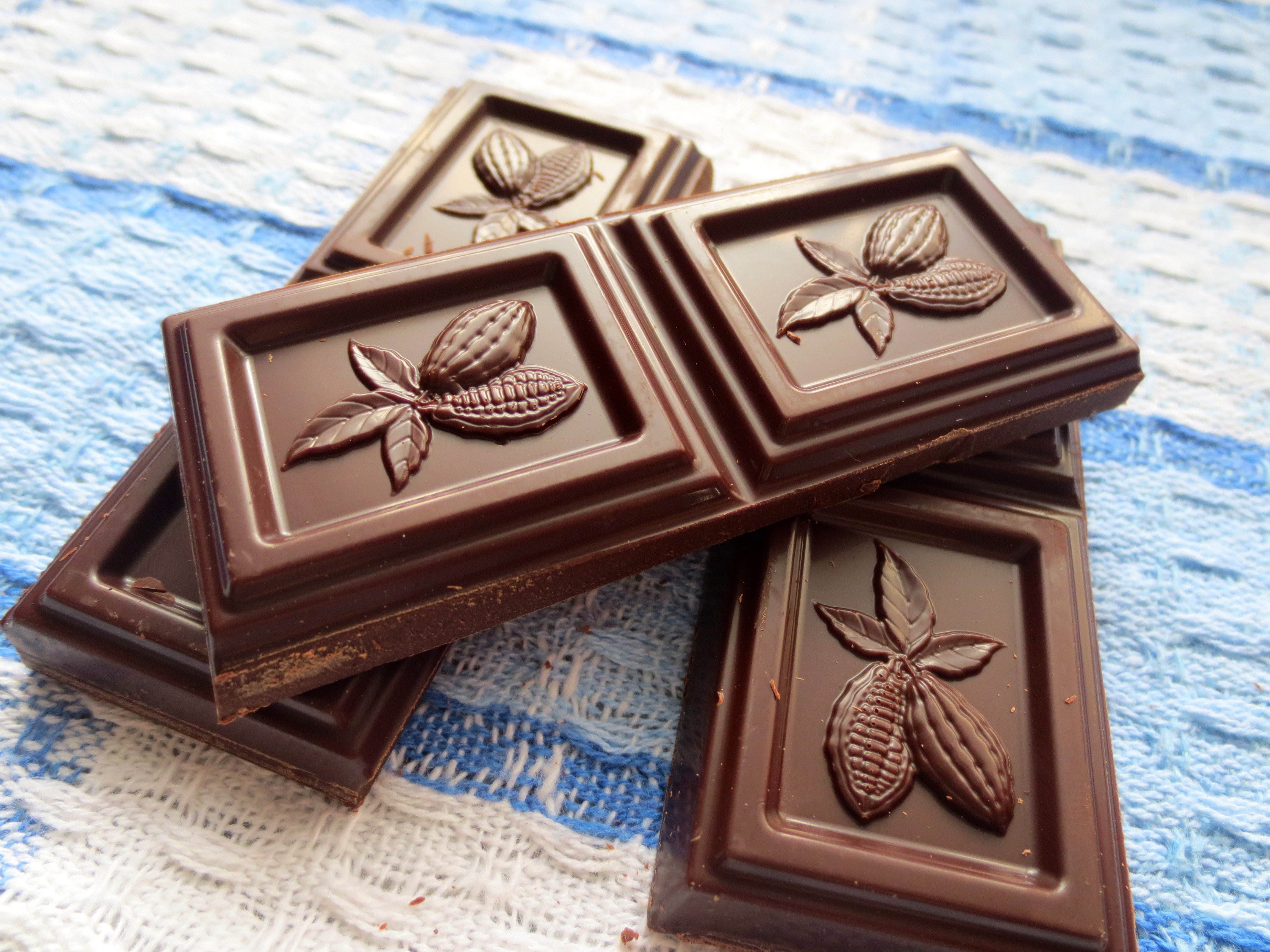 Шоколадки производители. Шоколадная плитка. Плиточный шоколад. Красивые шоколадные плитки. Красивый шоколад.