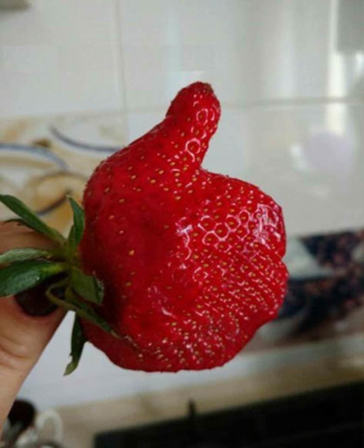 Большая клубника