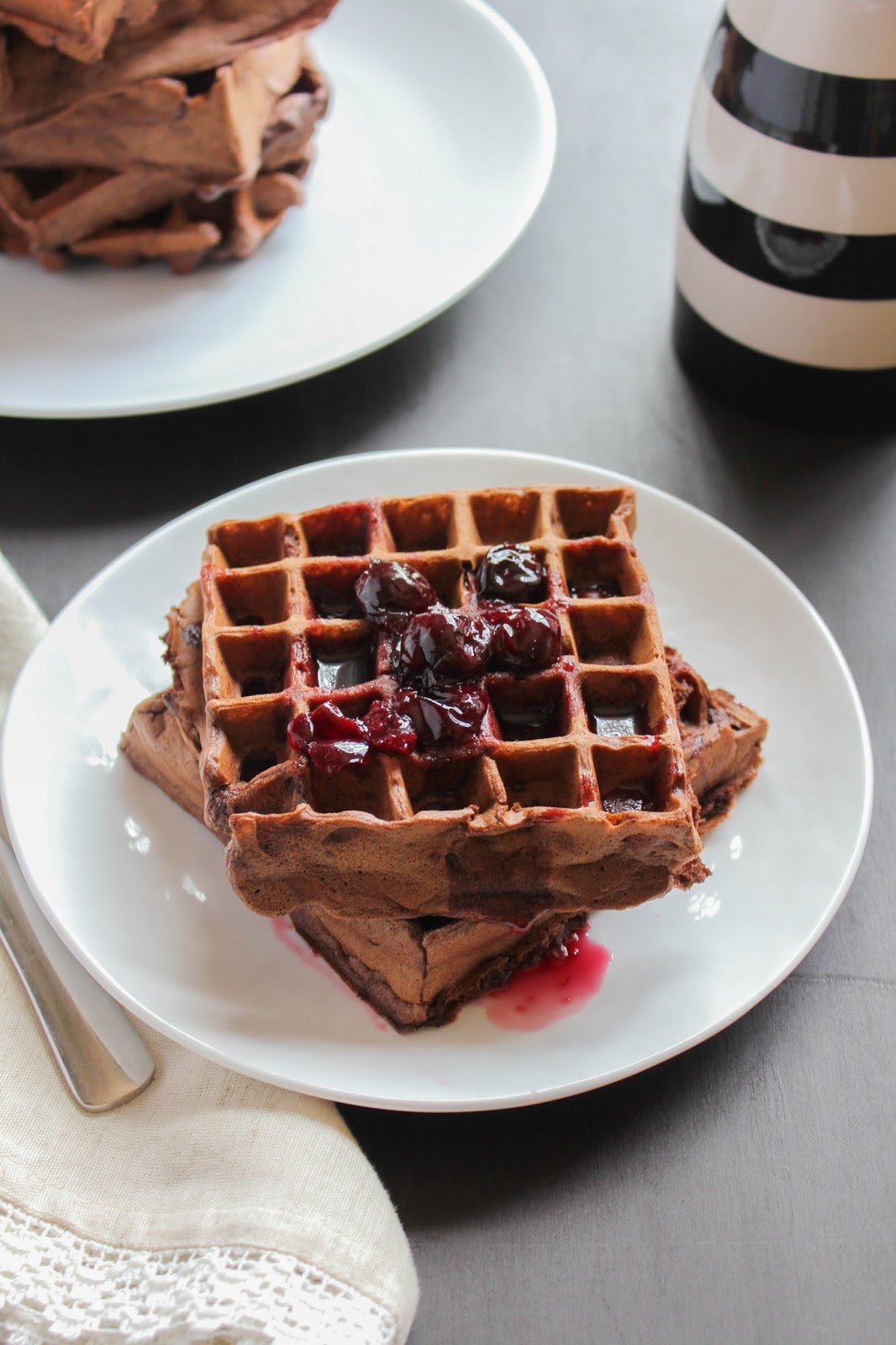 Çikolatali Meyveli Waffle