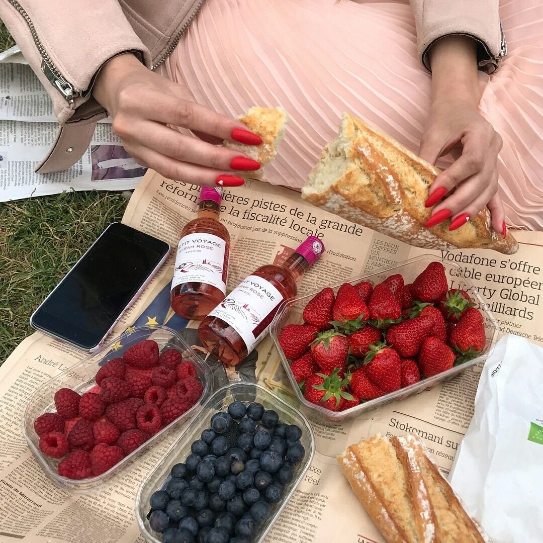 Еда на пикник из вкусняшек