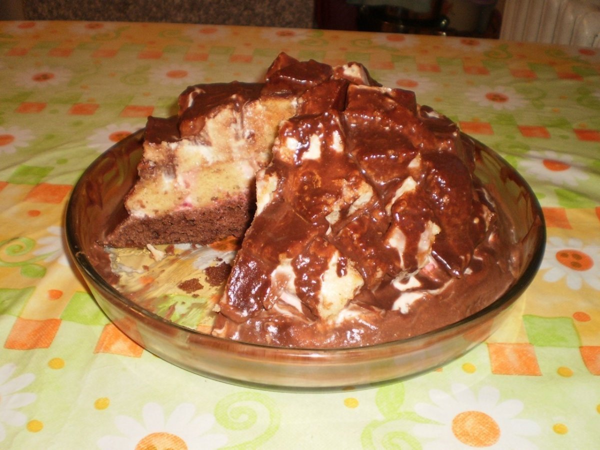 Кудрявый мальчик пирог