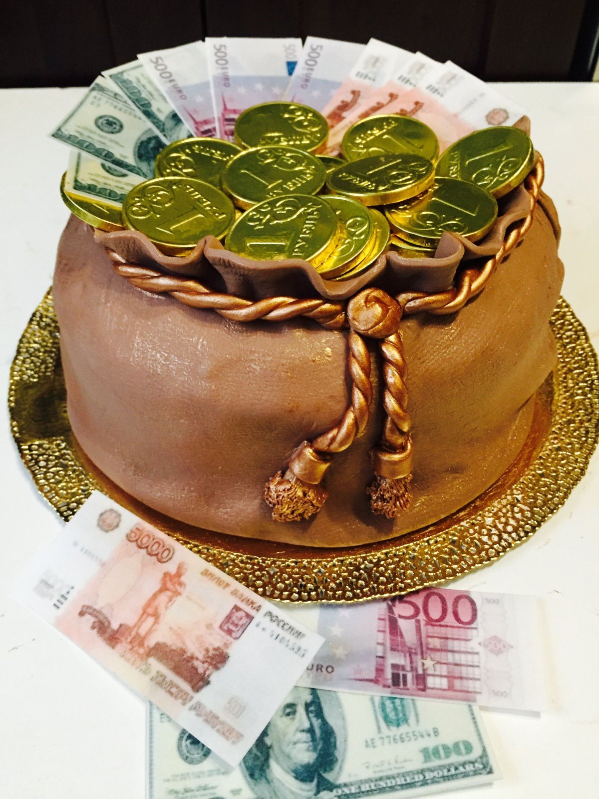 Торт с монетами
