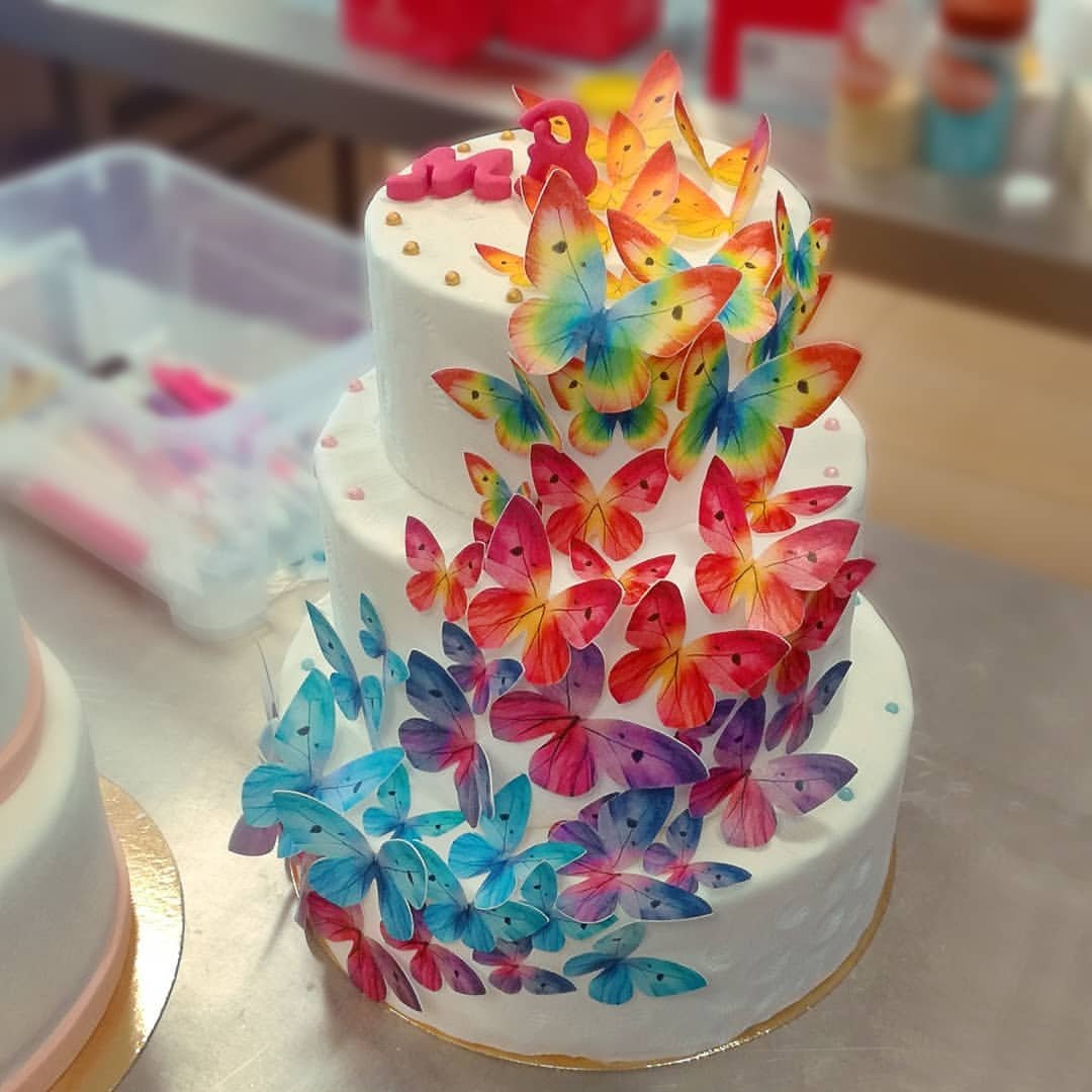 Украшения из вафельной бумаги. Торт «бабочки». Тортик с бабочками. Украшение торта бабочками. Декор торта с бабочками.
