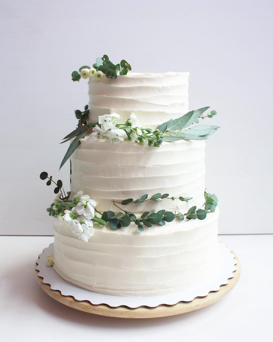 Белый торт с зеленью