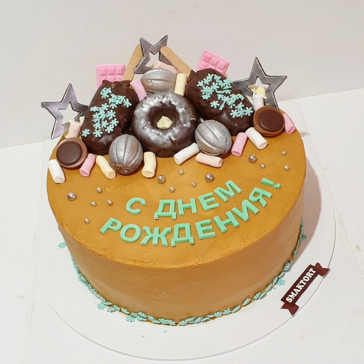 Оформление торта эскимошками