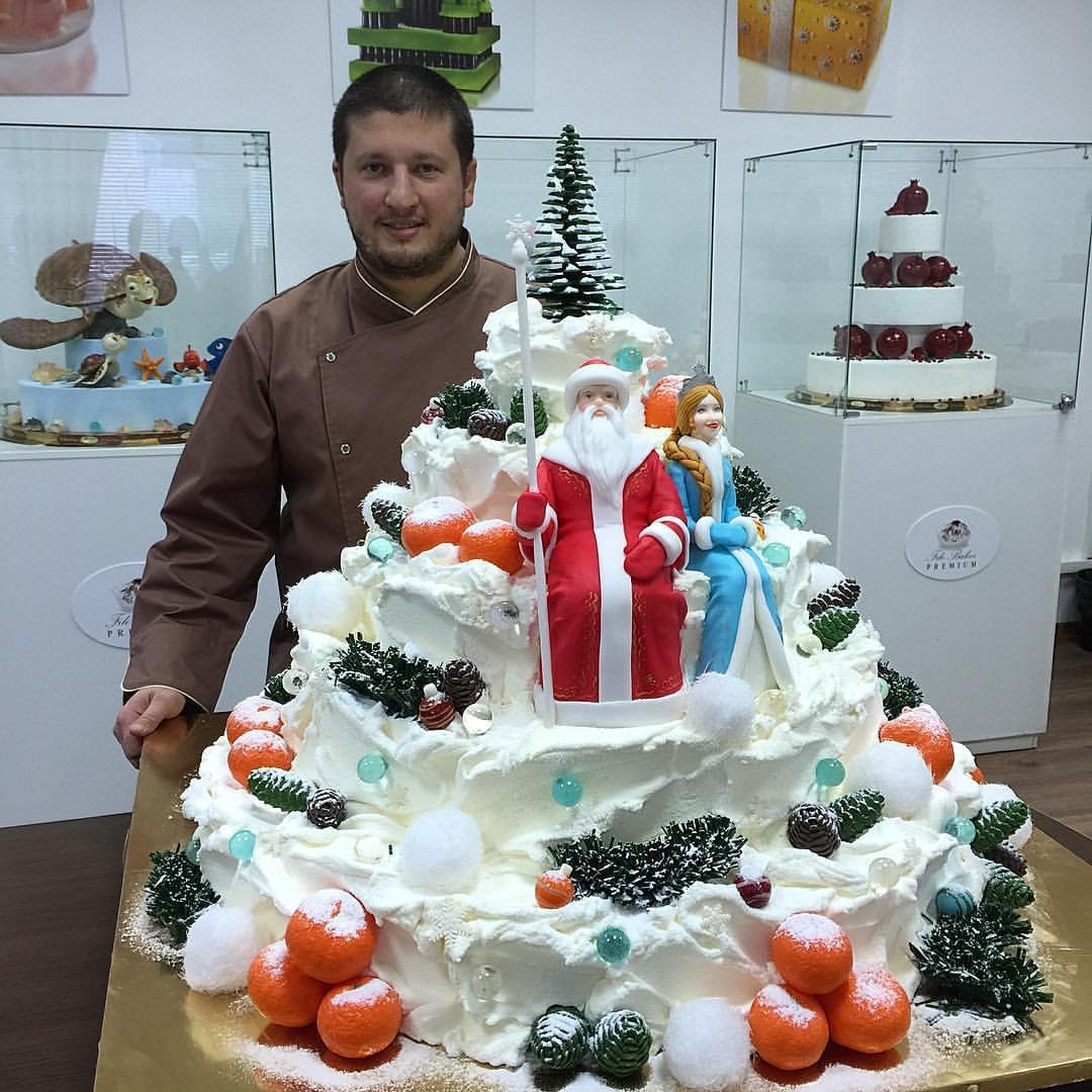 Ренат Агзамов торт замок
