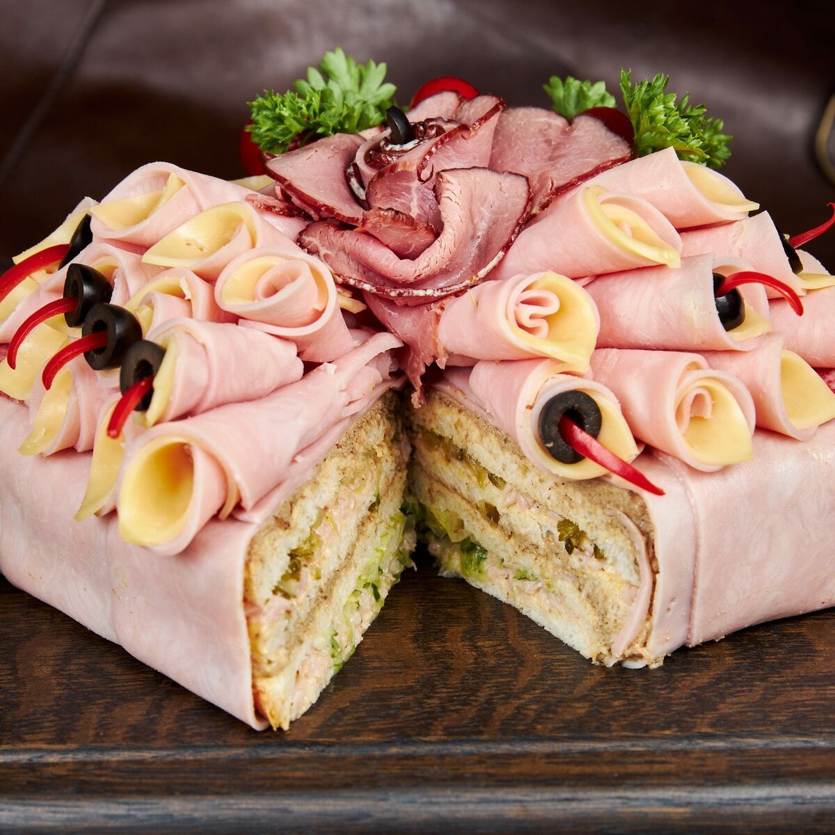 Мясной торт для мужчины