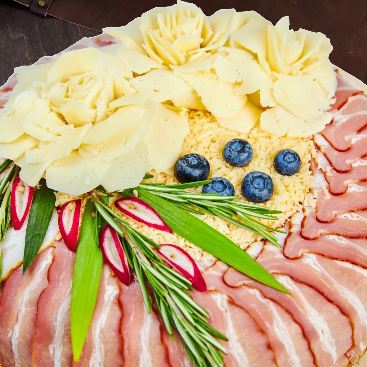 Торт в виде стейка мяса