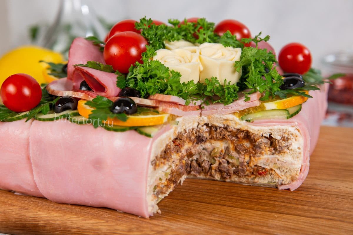Мужской торт из колбасы