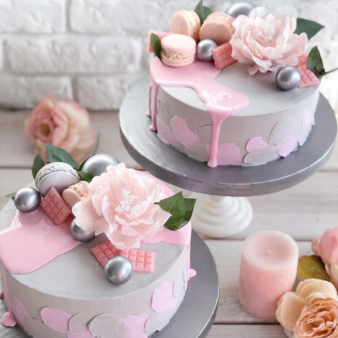 Розовый тортик