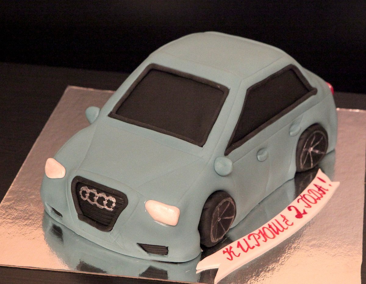 Торт Mercedes Gelandewagen красный