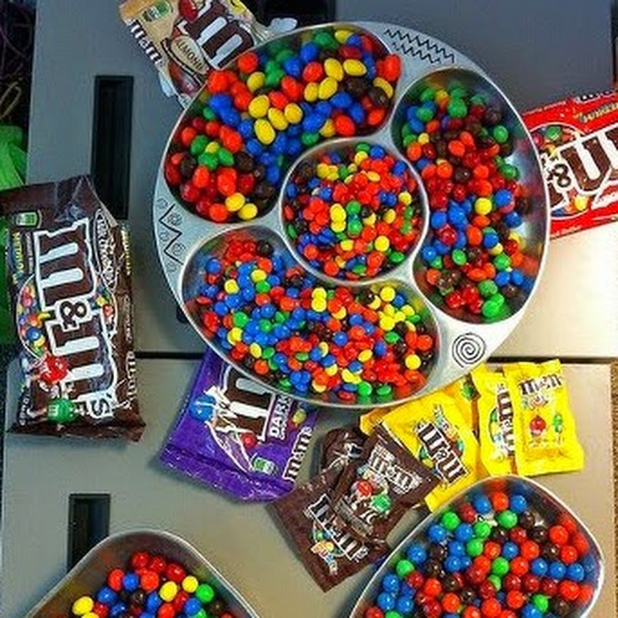 Подарок из m&m