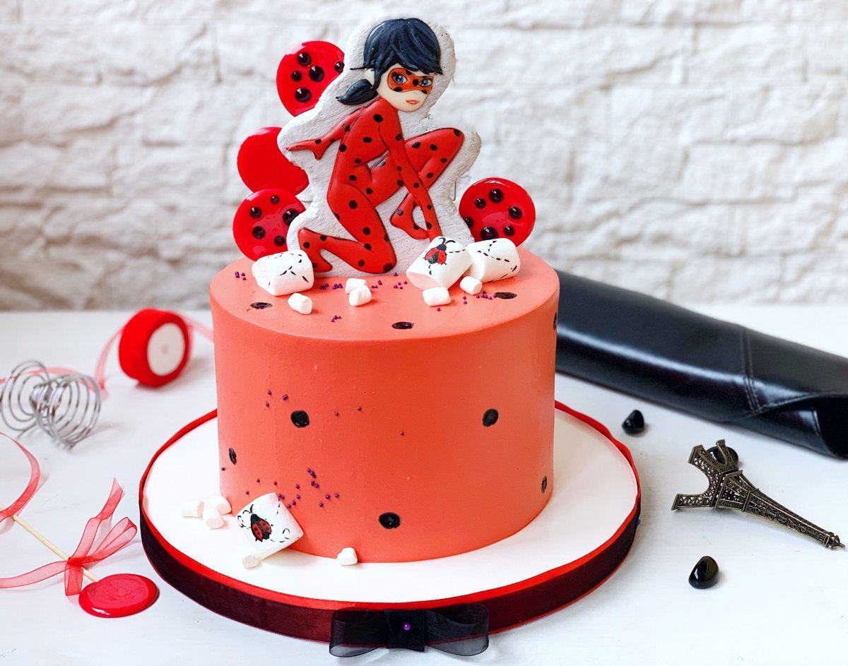 Торт Ladybug