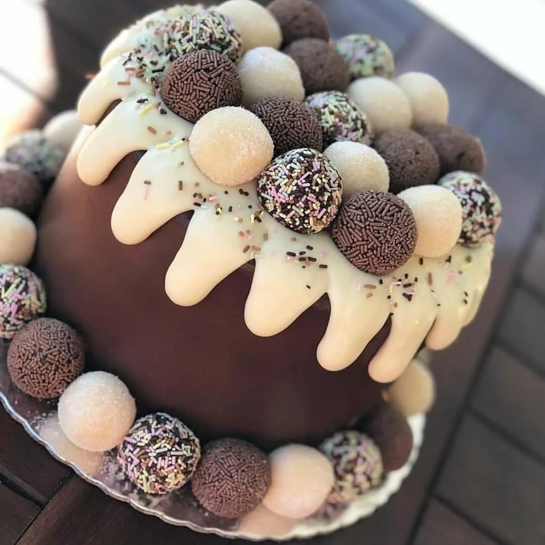 Торт с воздушными шарами