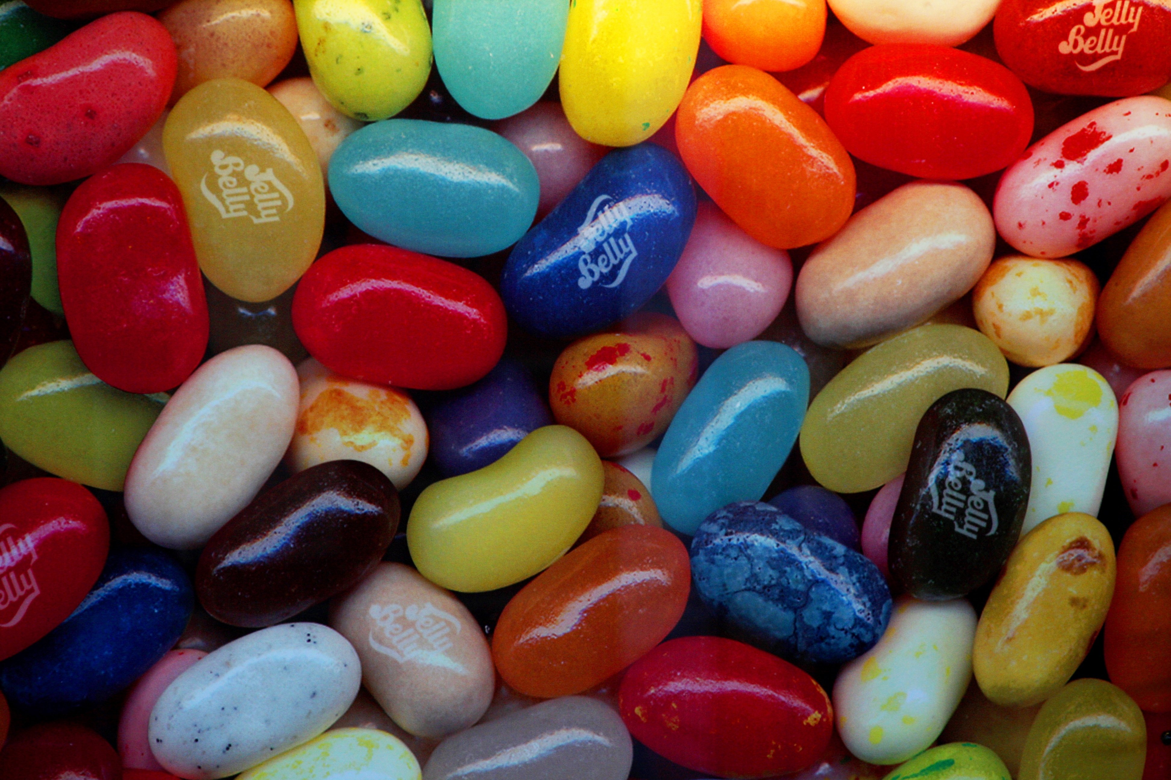 Jelly beanbrainss. Мармелад Джелли Бин. Джелли Бин жевательный мармелад. Джелли Белли разноцветная конфета. Конфеты разноцветные.