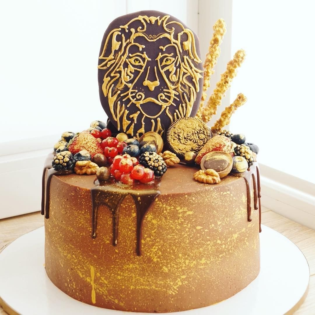 Торт с короной для мальчика