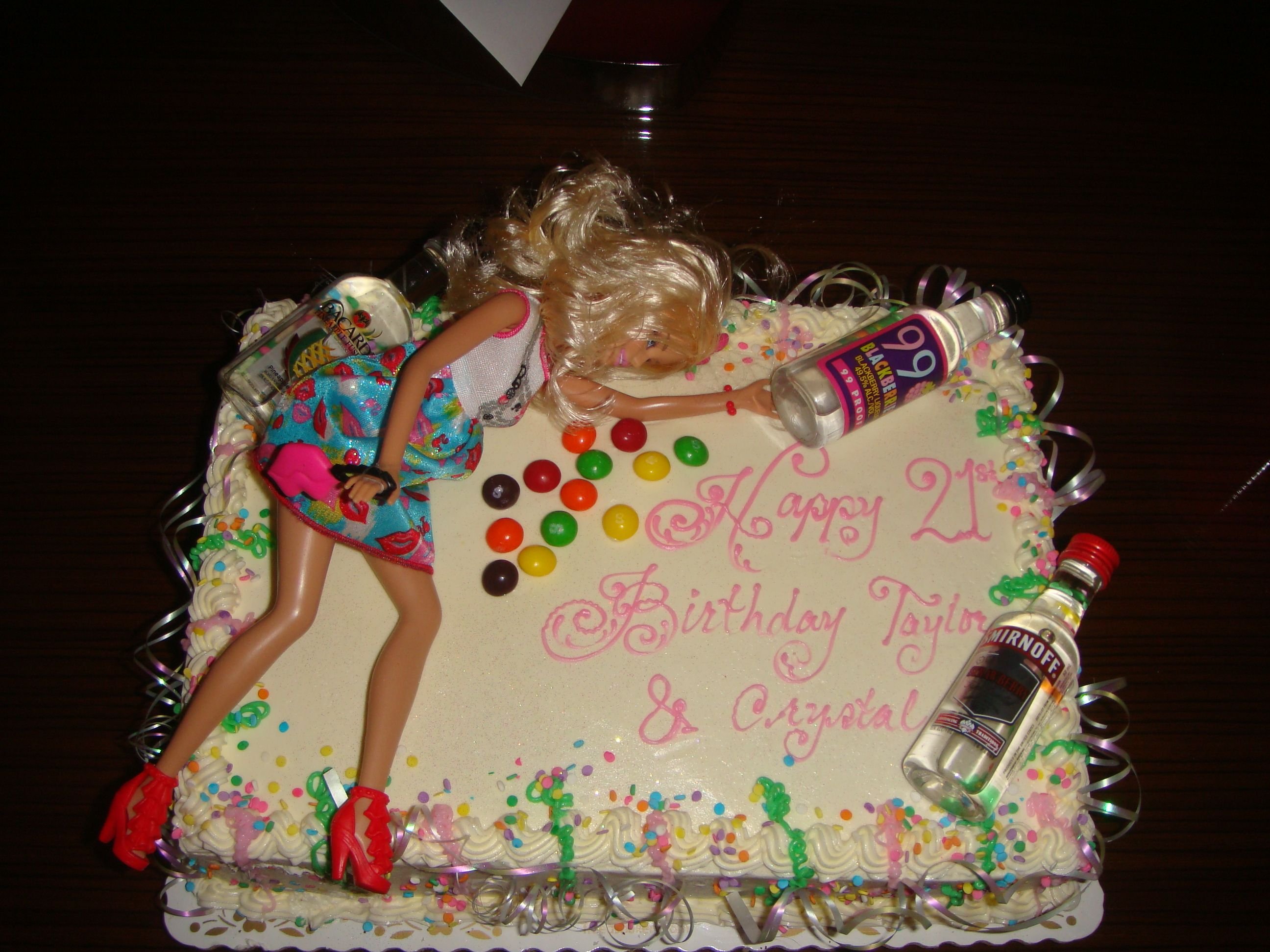 Торт на день рождения сестре прикольные. Тортик для подруги. Торт на др подруге. Тортик подруге на день рождения. Торт подруге на день рождения.