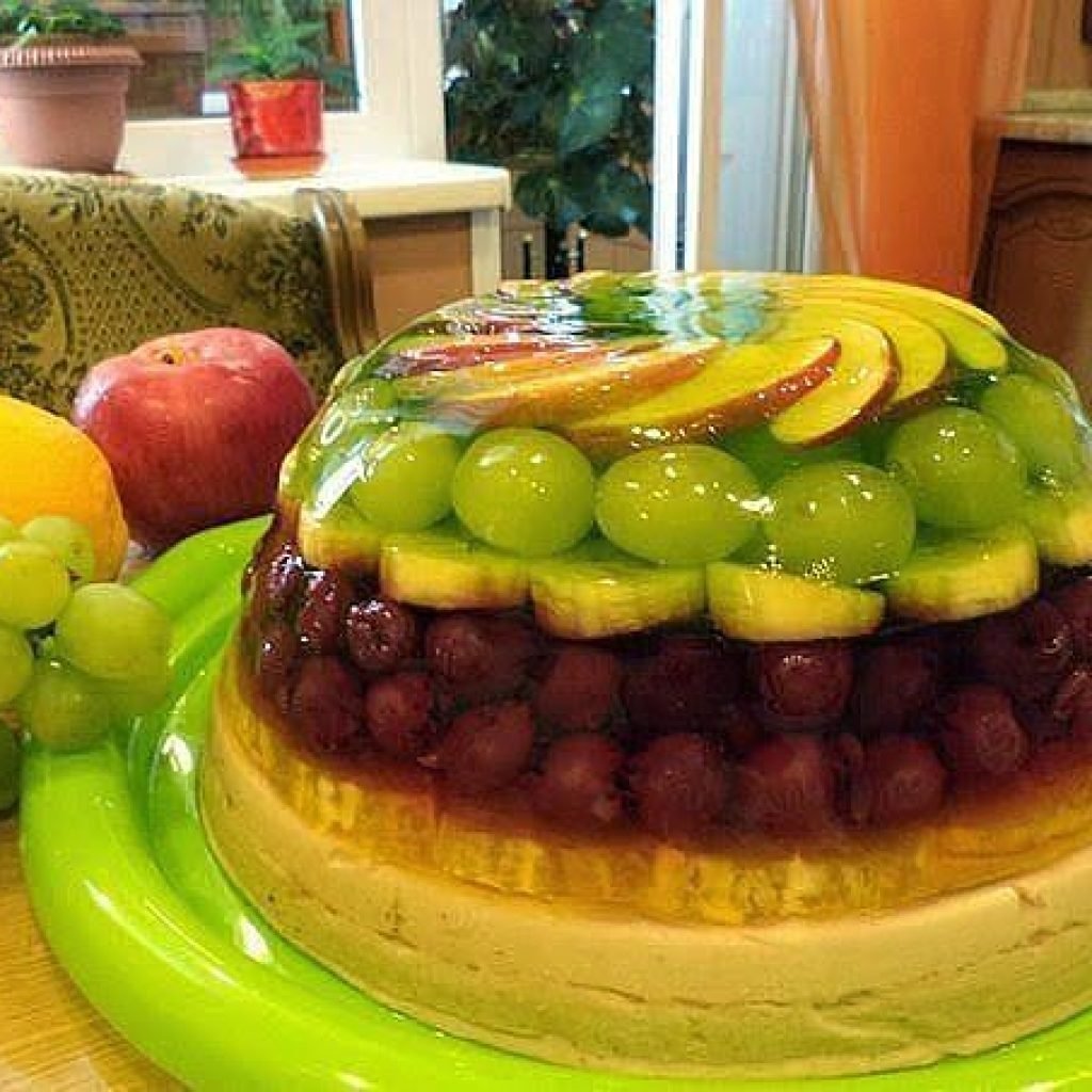 Железный торт с фруктами