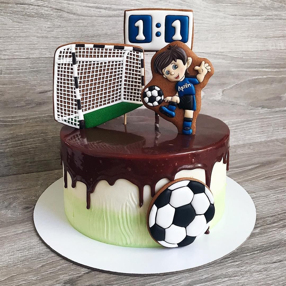 Торт футбол с ТОПЕРАМИ