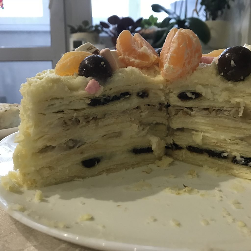 Торт Рыжик с кремом крем брюле