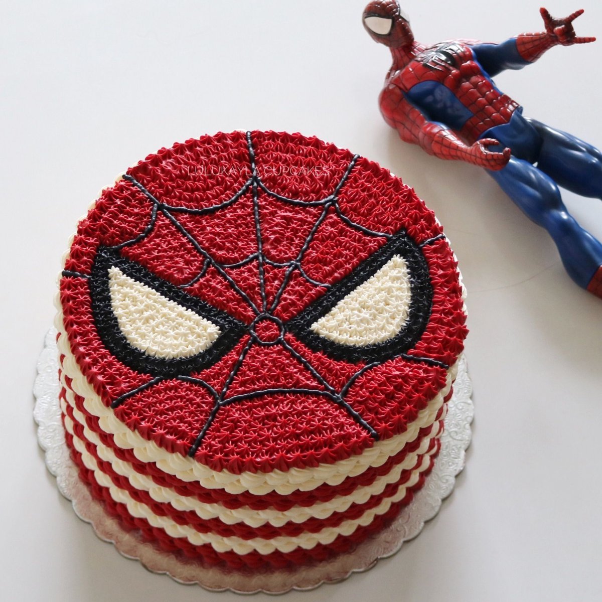 Красивый торт человек паук