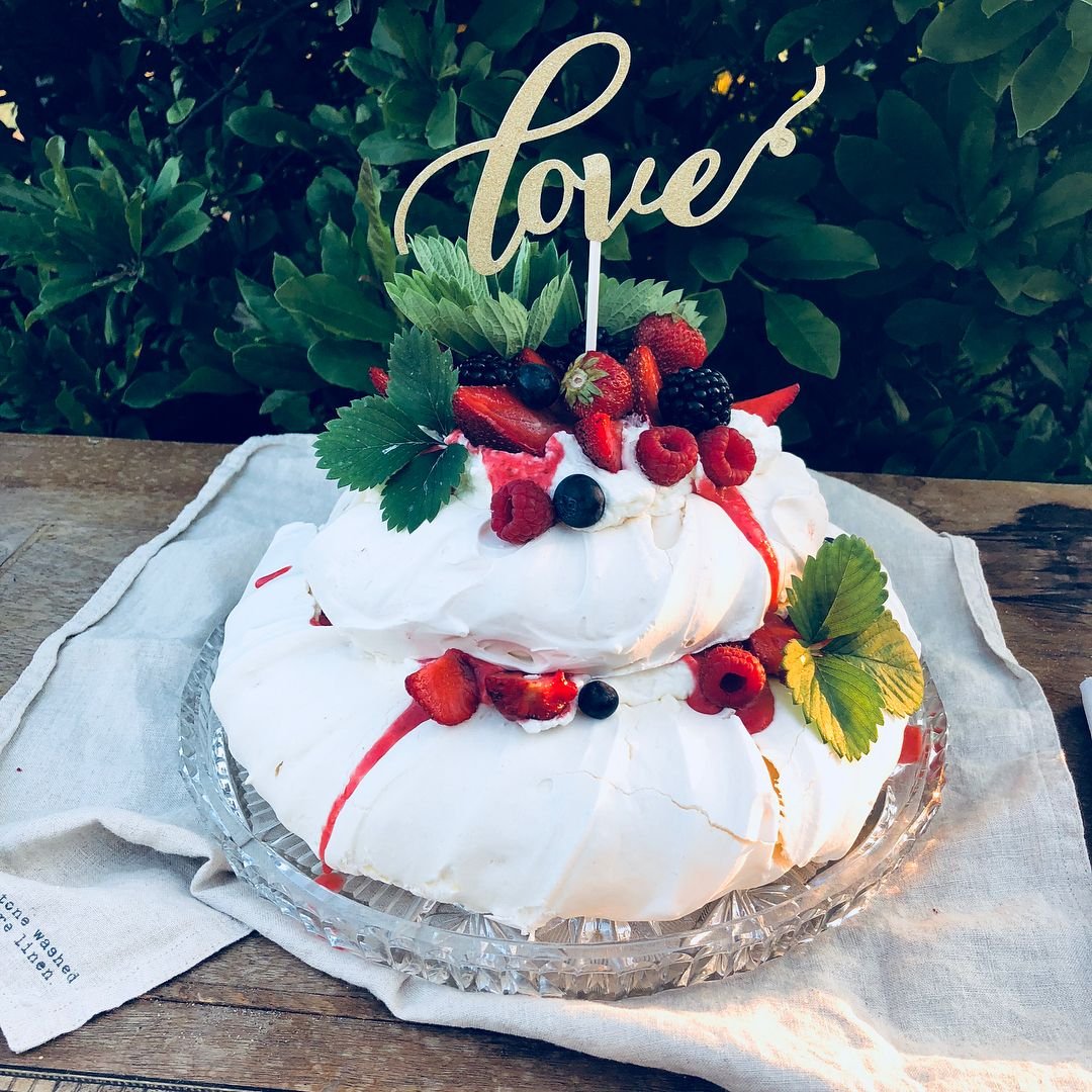 Strawberry Basil Pavlova Recipe Pavlova, Pavlova recipe, Easy desserts