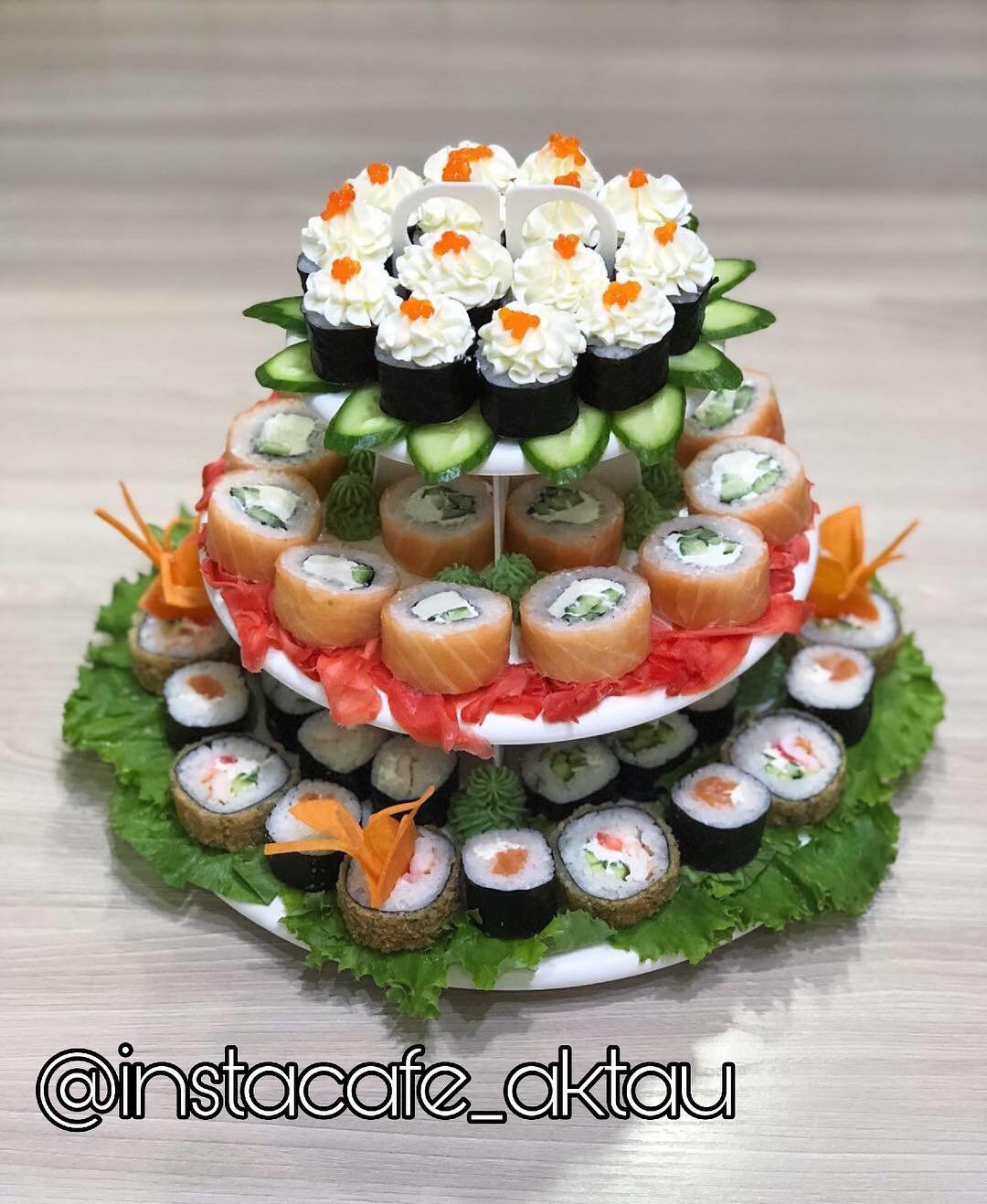 Торт из суши и роллов