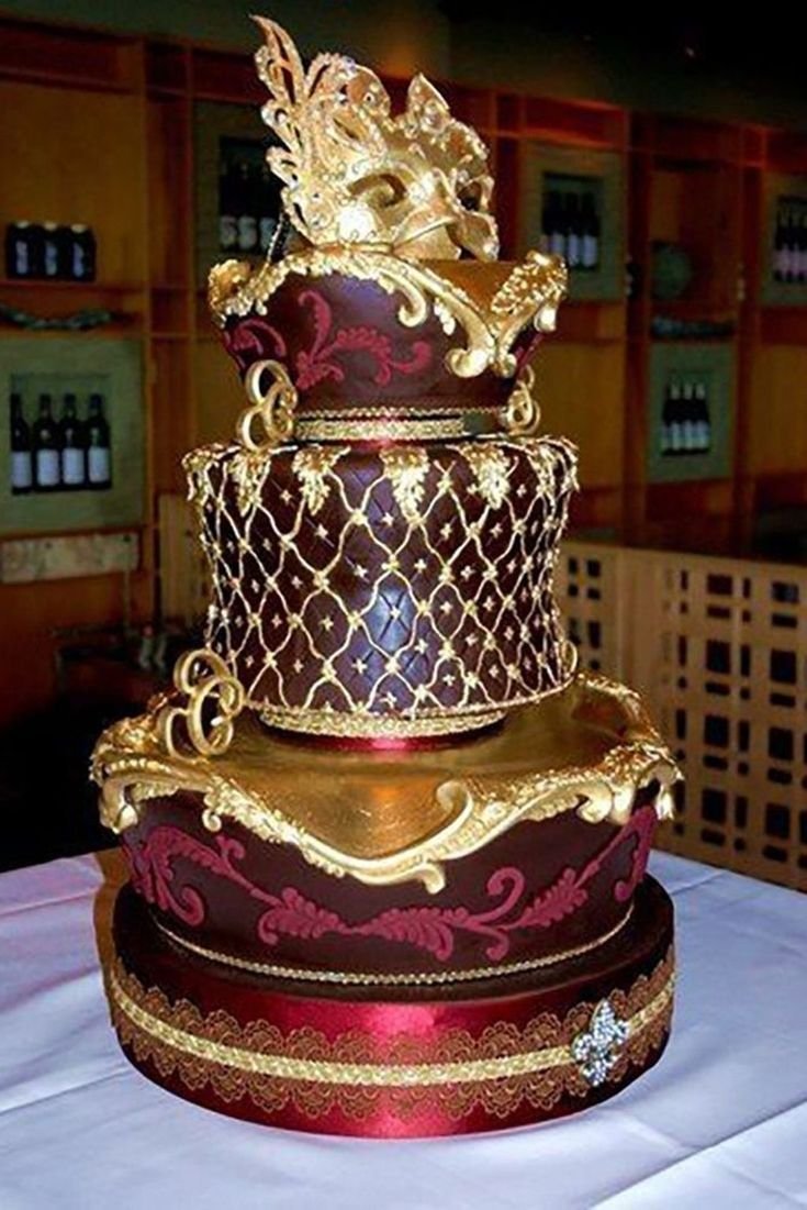 Торт с короной