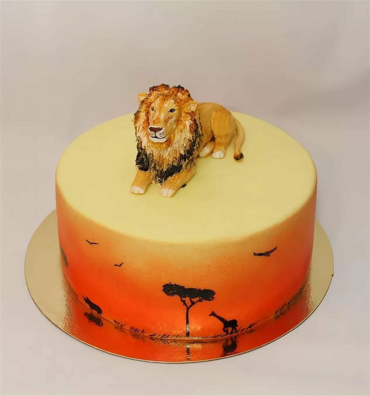 Торт Лев с короной