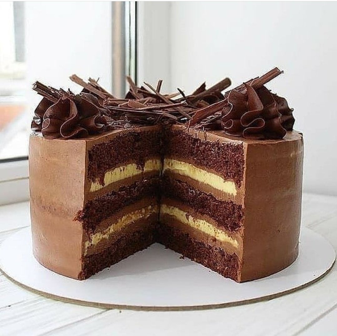Шоколадный бисквитный торт с кремом чиз