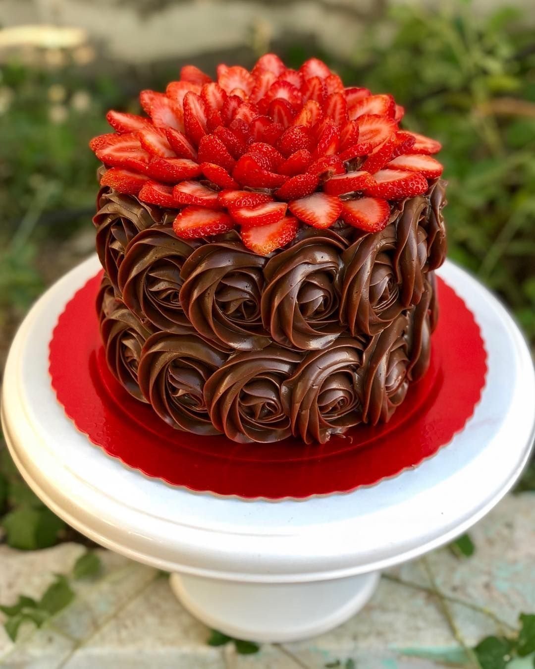 Букет с клубникой и ежевикой