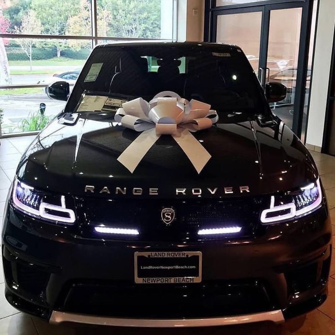 Range Rover Evoque с бантом