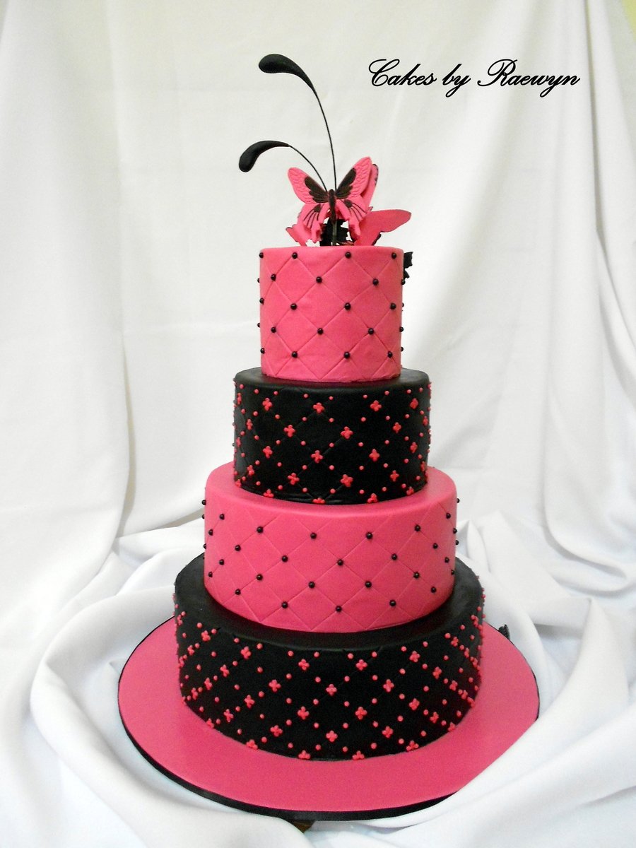 Черно розовый торт. Торт черно розовый. Торт черный с розовым. Торт черный с розовым для девочки. Тортик черный розовый.