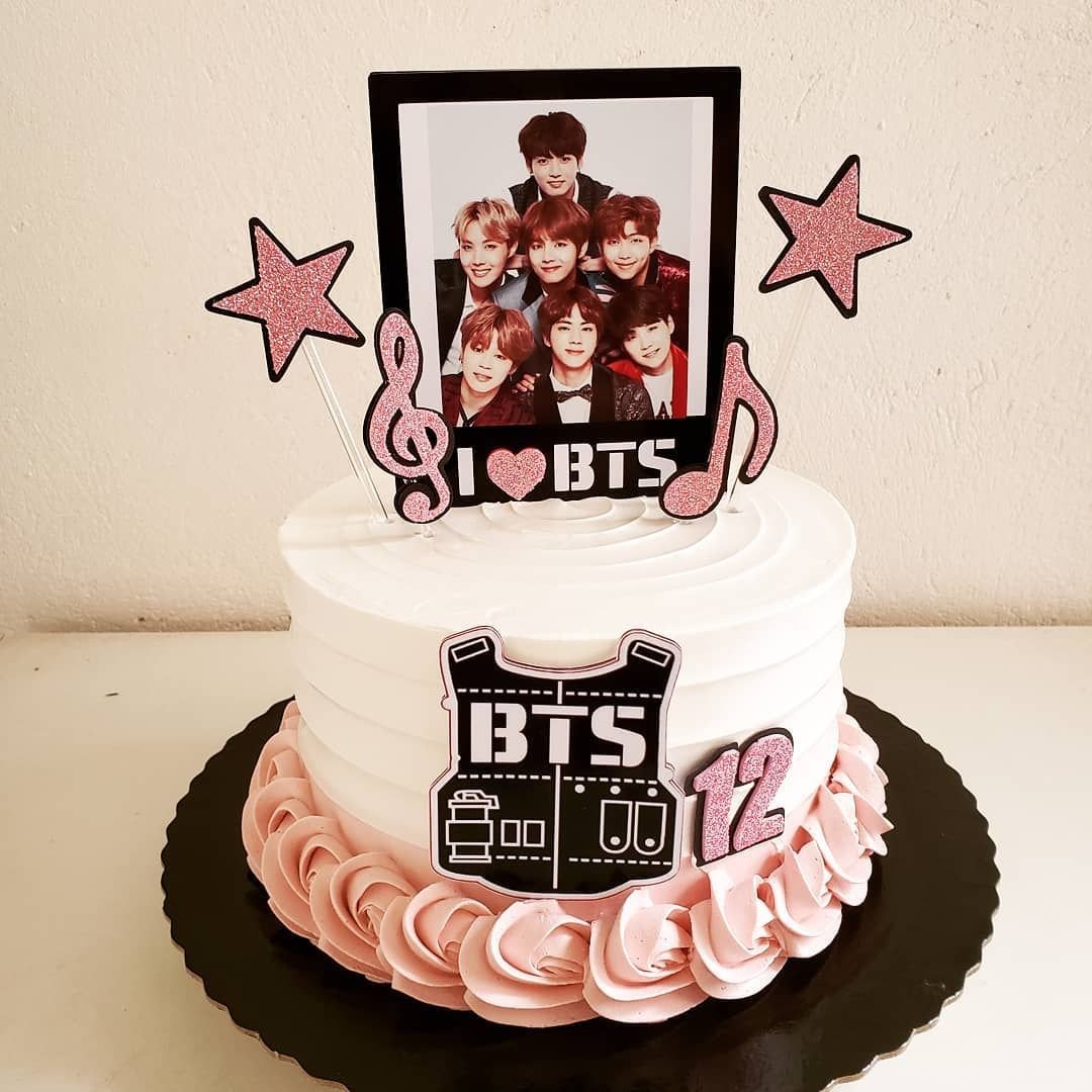 Торт с корейской группой BTS