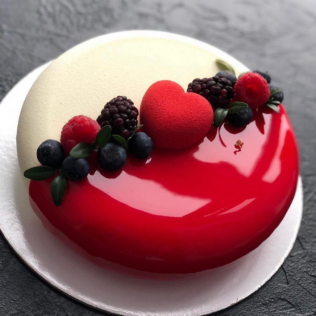 Яблоко из мастики