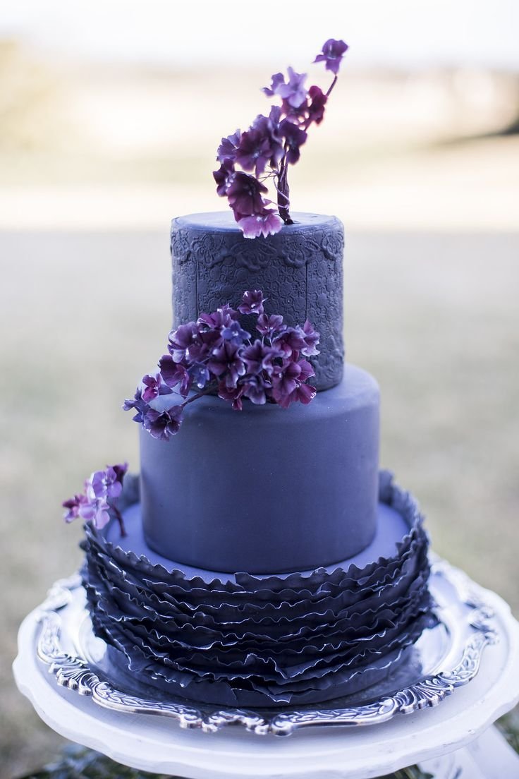 Свадебный торт лавандовый