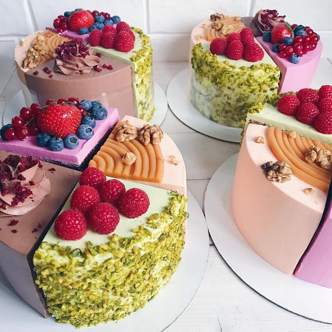 Торт с Соником с топперами