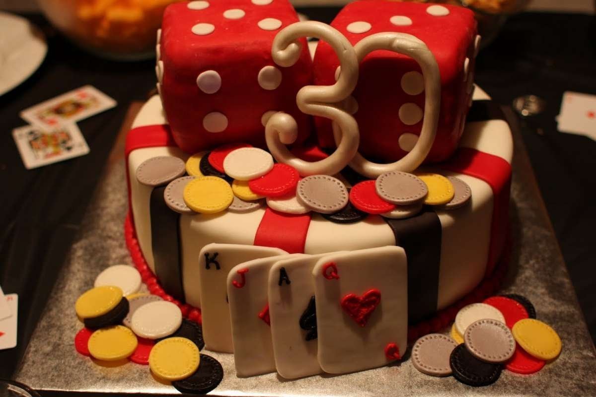 Торт двухъярусный на юбилей мужчине 50 лет